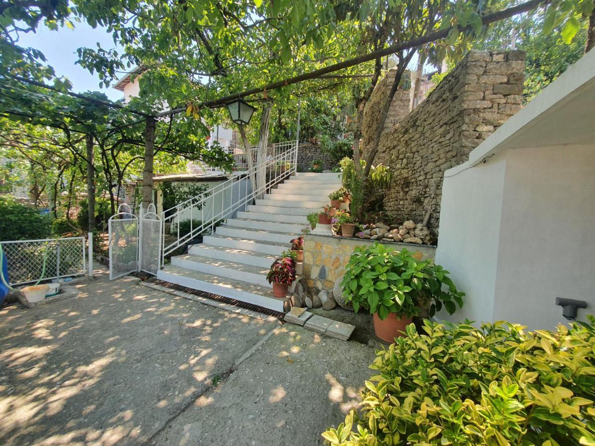 Riva Guest House Gjirokaster Exterior photo