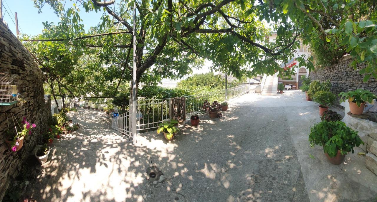 Riva Guest House Gjirokaster Exterior photo