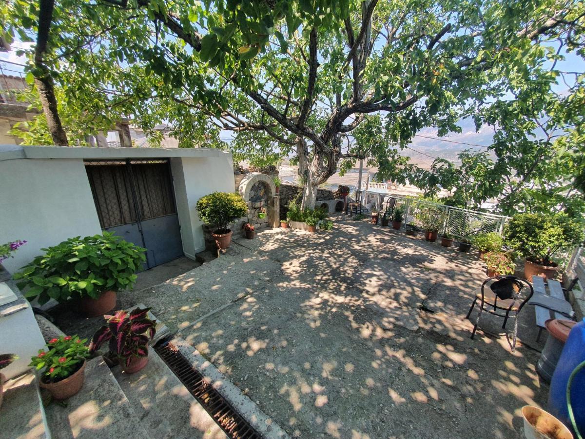 Riva Guest House Gjirokaster Exterior photo